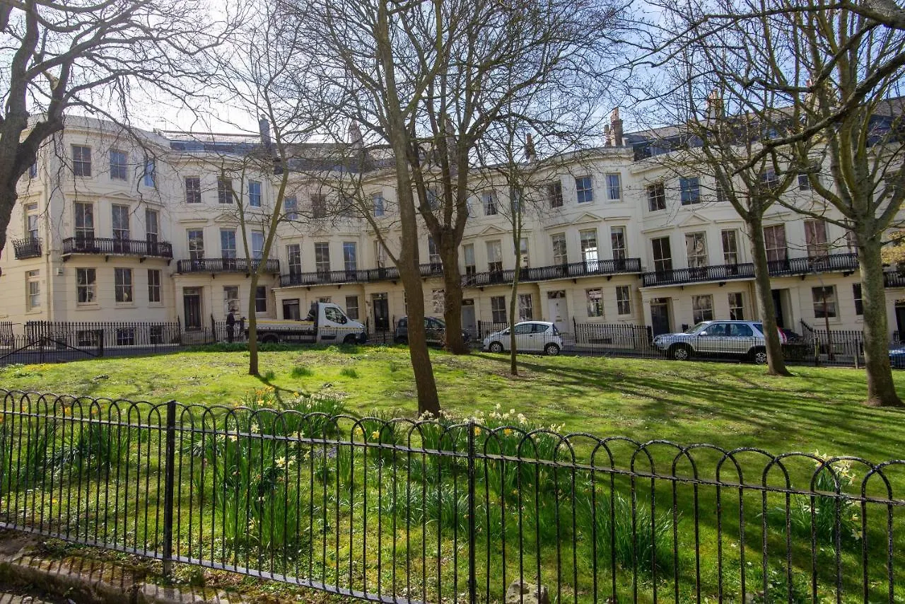 2 Bedroom Cosy Apartment, Powis Square - Brighton