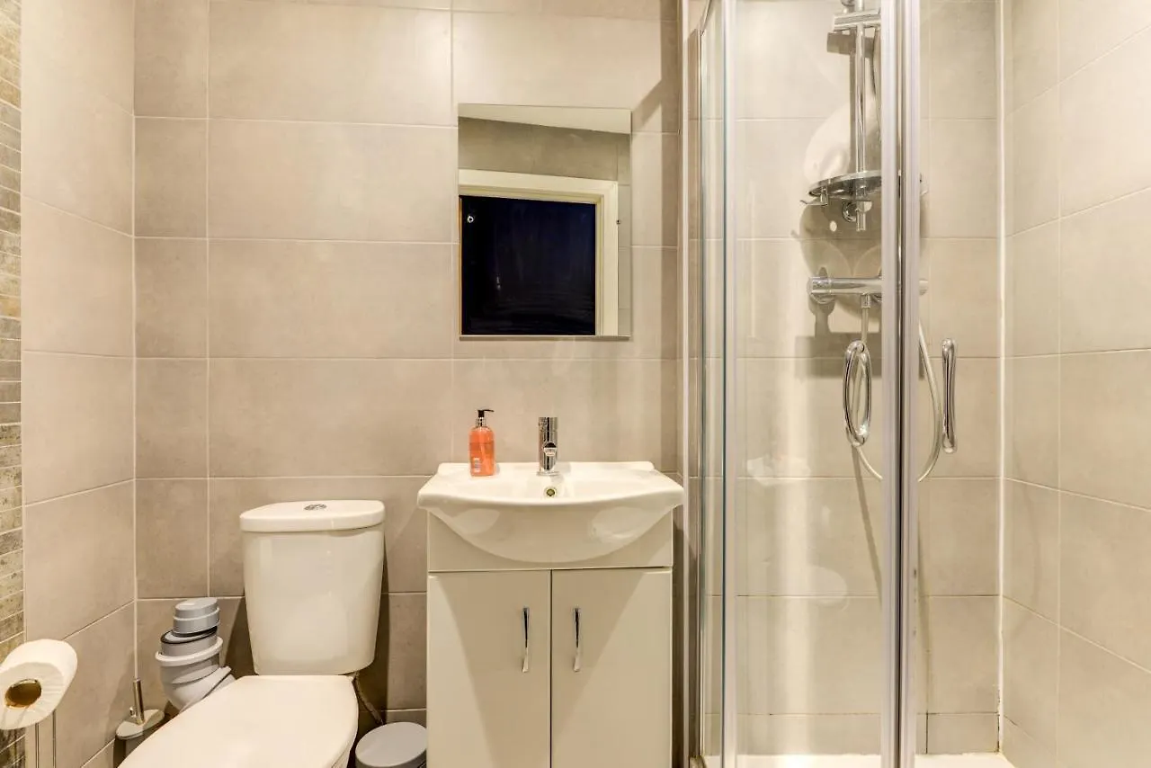 2 Bedroom Cosy Apartment, Powis Square - Brighton Apartment