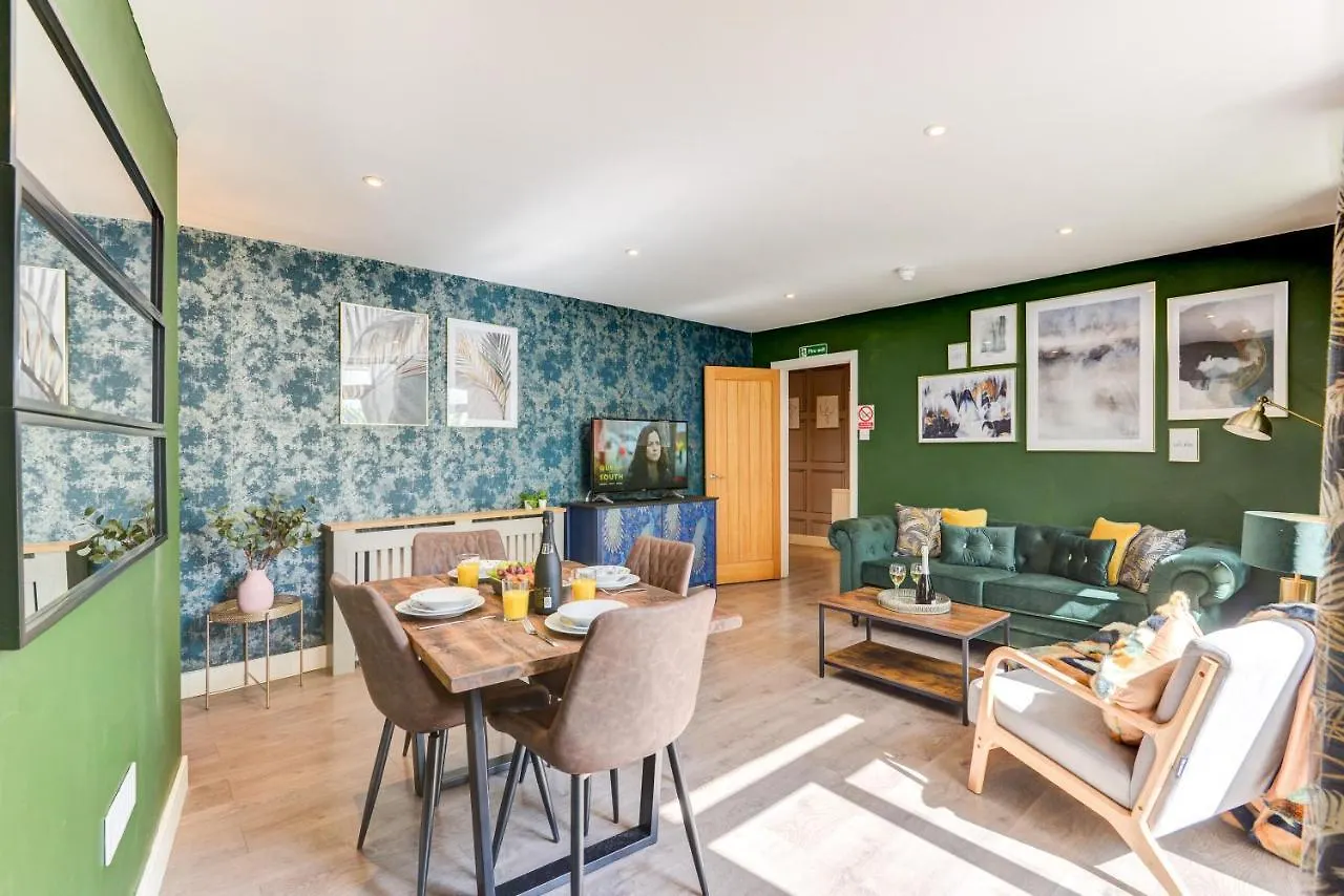 2 Bedroom Cosy Apartment, Powis Square - Brighton 0*,