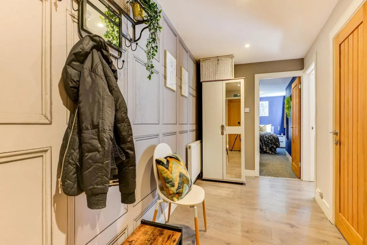 2 Bedroom Cosy Apartment, Powis Square - Brighton 0*,  United Kingdom