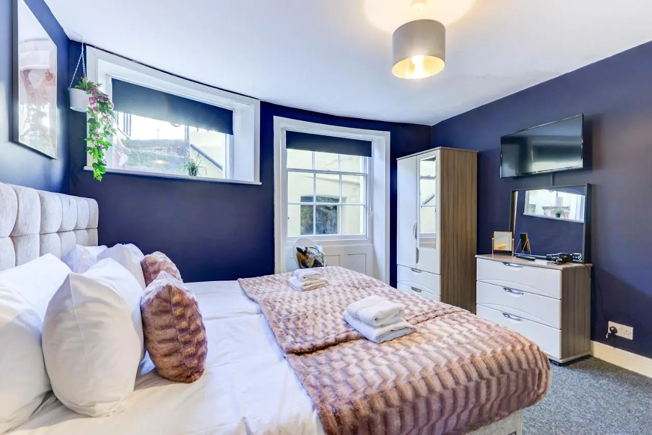 2 Bedroom Cosy Apartment, Powis Square - Brighton 0*,